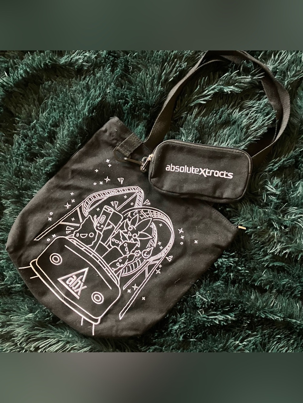 NWOT AbsoluteXtracts embroidered canvas cannabis tote
